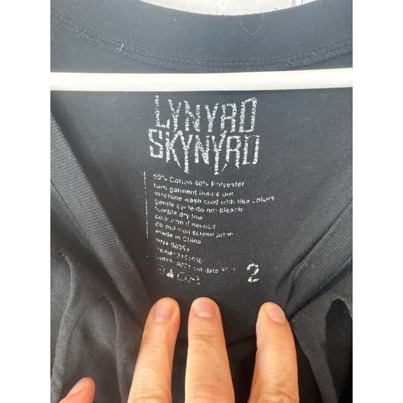 Lynyrd Skynyrd Women’s 2XL Black Rock & Roll Peekaboo Neck T-Shirt Eagle Guitar - Picture 2 of 6